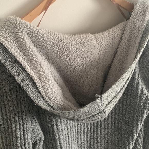 L | Fashion Nova Knit Hooded Cardigan - Picture 4 of 4